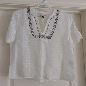 Universal Thread Goods Co. embroidered v-neck top